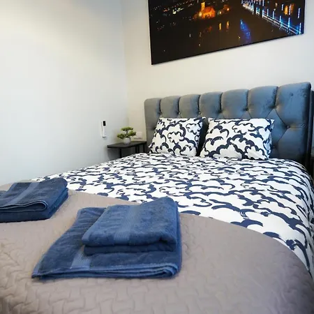 Amber Light Self-check-in Apartment